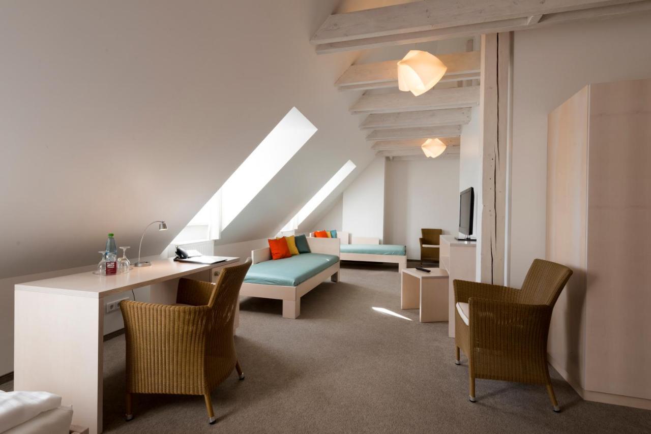 Hotel Gasthof Zum Storch Schlusselfeld Bagian luar foto