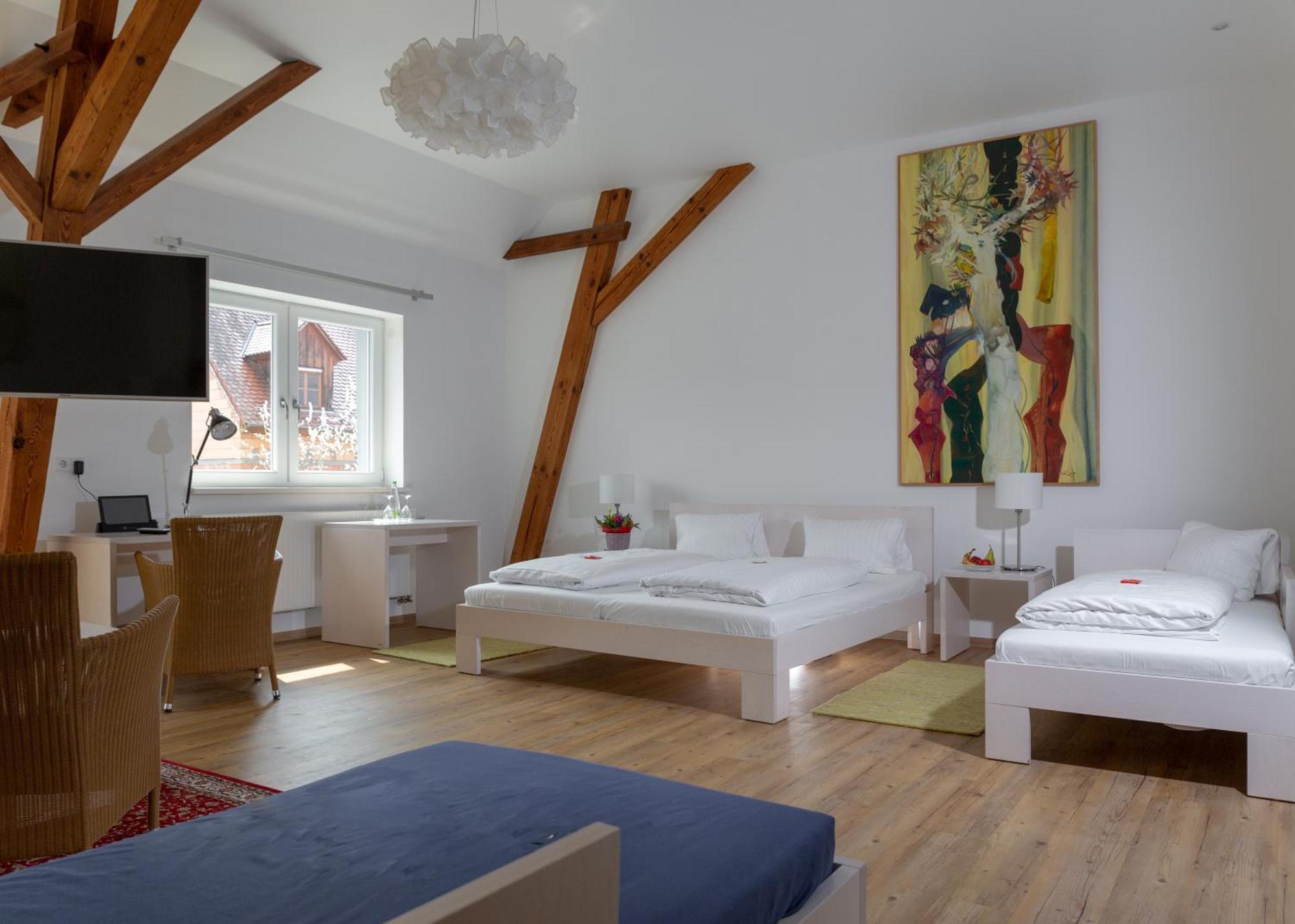 Hotel Gasthof Zum Storch Schlusselfeld Bagian luar foto